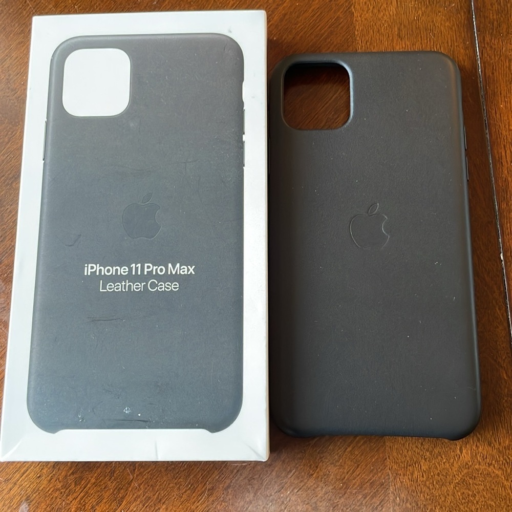 Apple Black Leather iPhone 11 Pro Max Case. - Picture 3 of 5